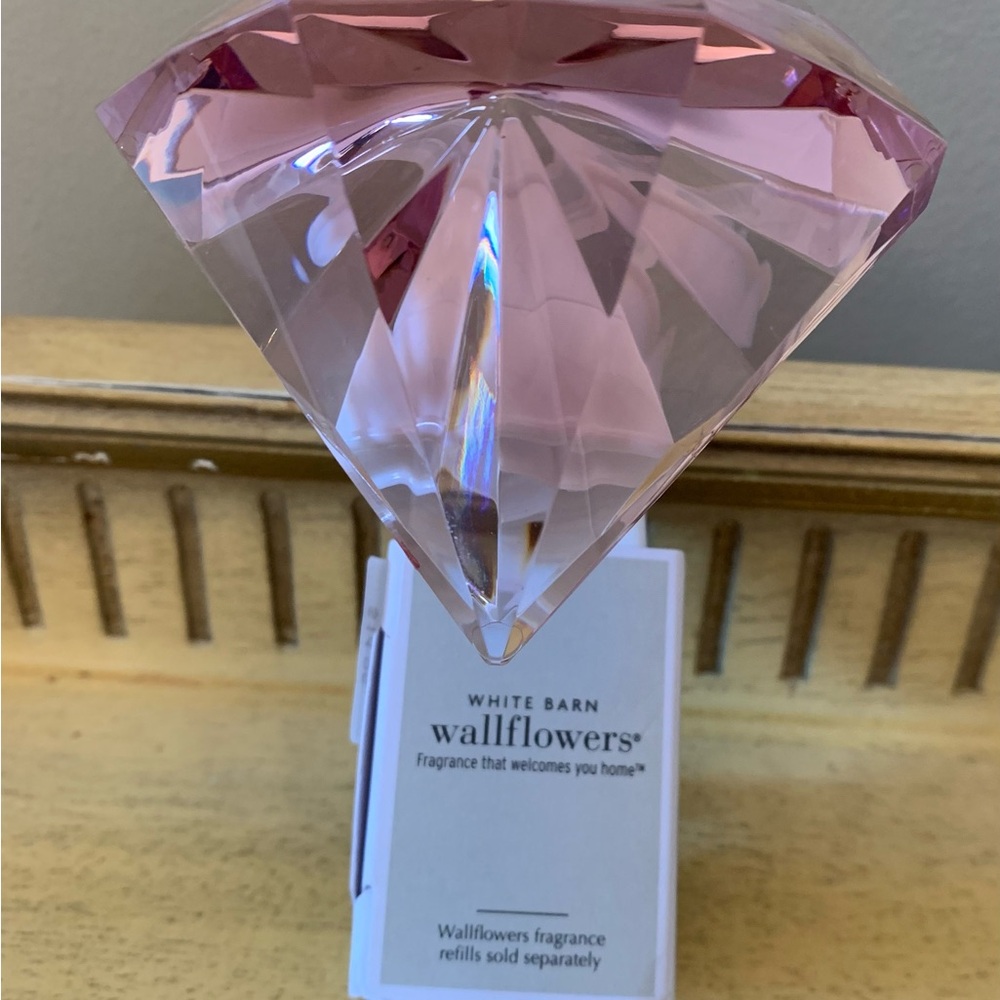 White Barn Pink Gem Wallflowers Fragrance Plug